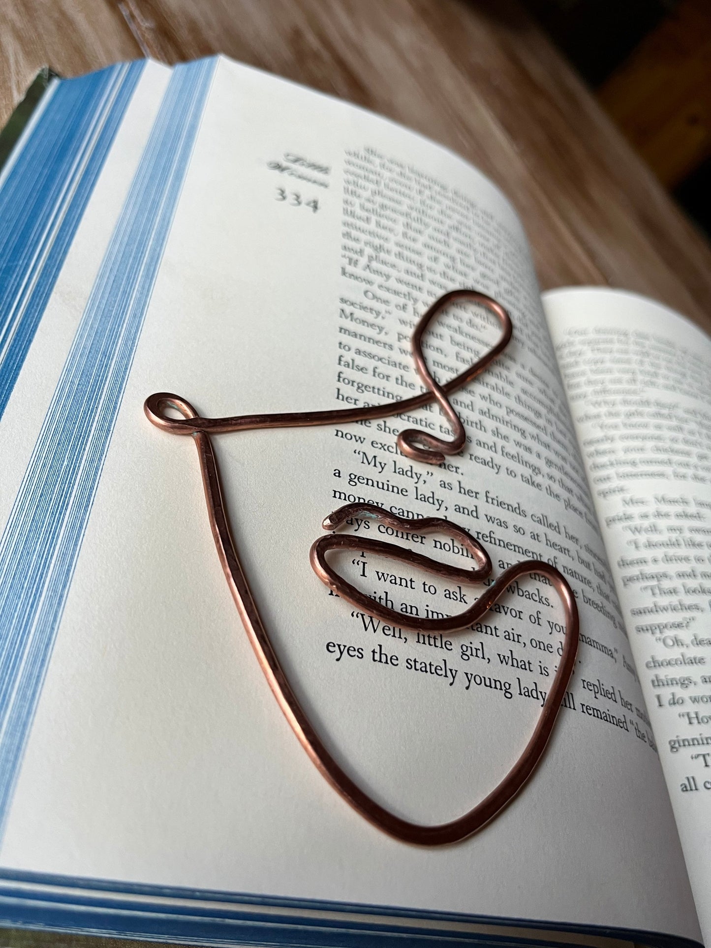 Copper Wire Handmade Bookmark: Abstract Line Art Book Accessory Reading Stationary
