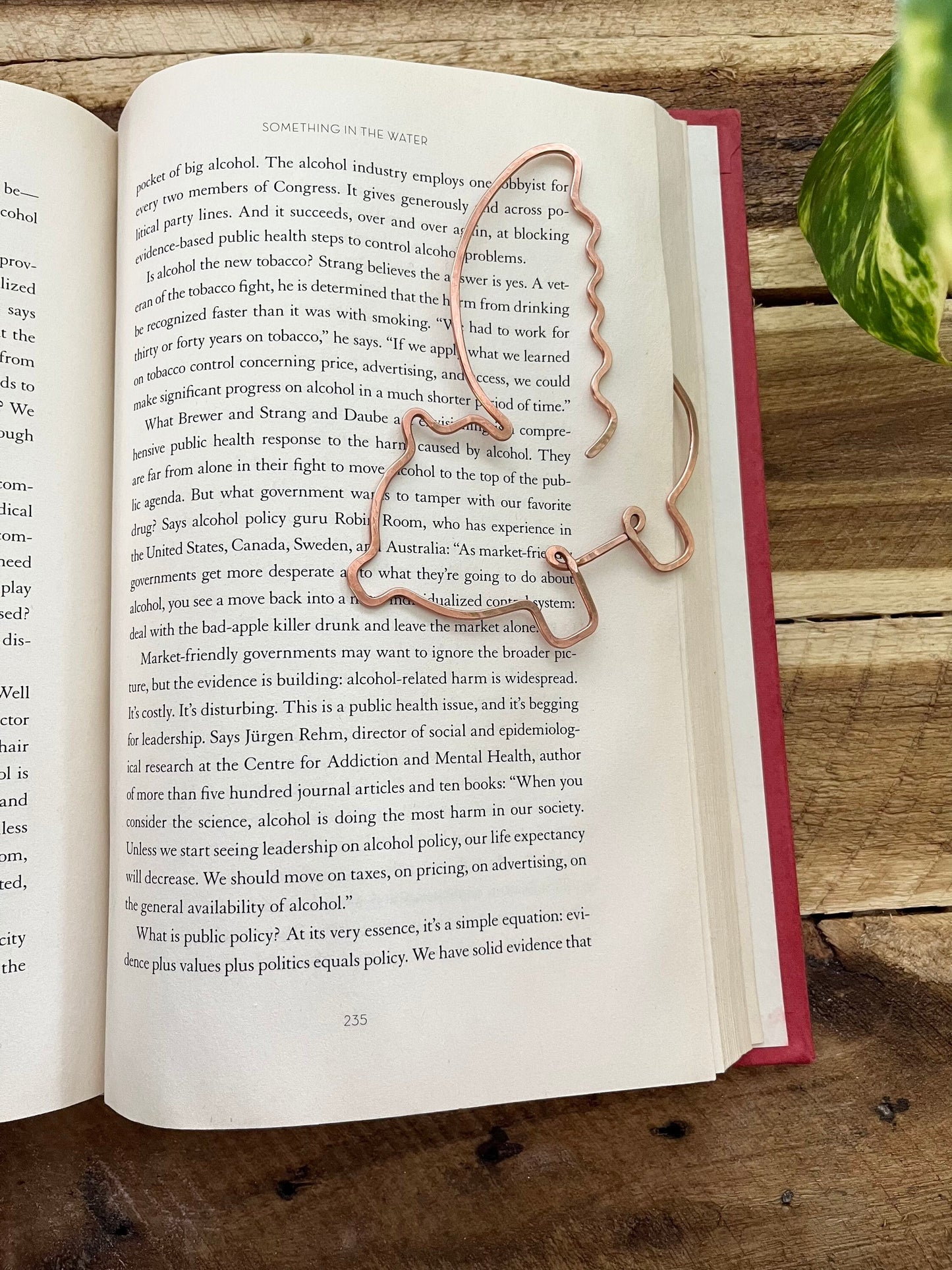 Pig Bookmark | When Pigs Fly Bookmark | Handmade Copper Wire Line Art | Journal Notebook Accessories | Reading Stationary | Book Jewelry