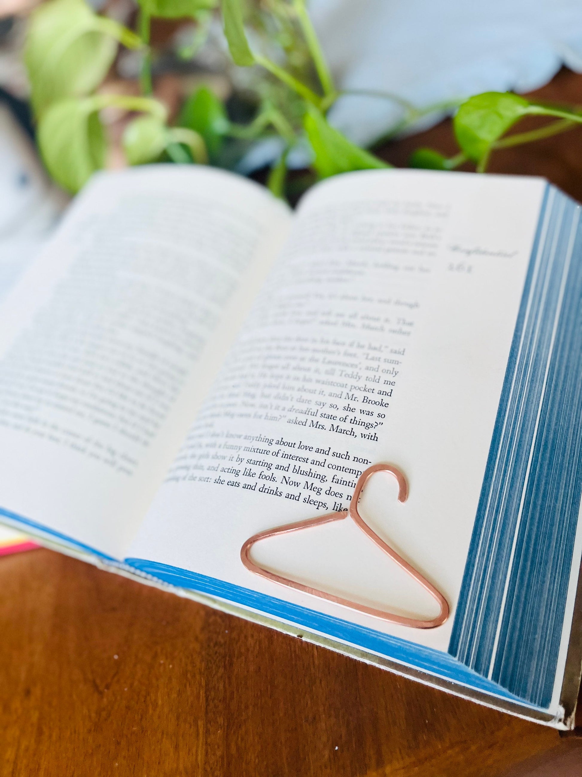 Minimalist Bookmark | Handmade Salvaged Copper Wire Line Art | Hanger | Reading Journal Accessories | Notebook Stationary | Book Jewelry