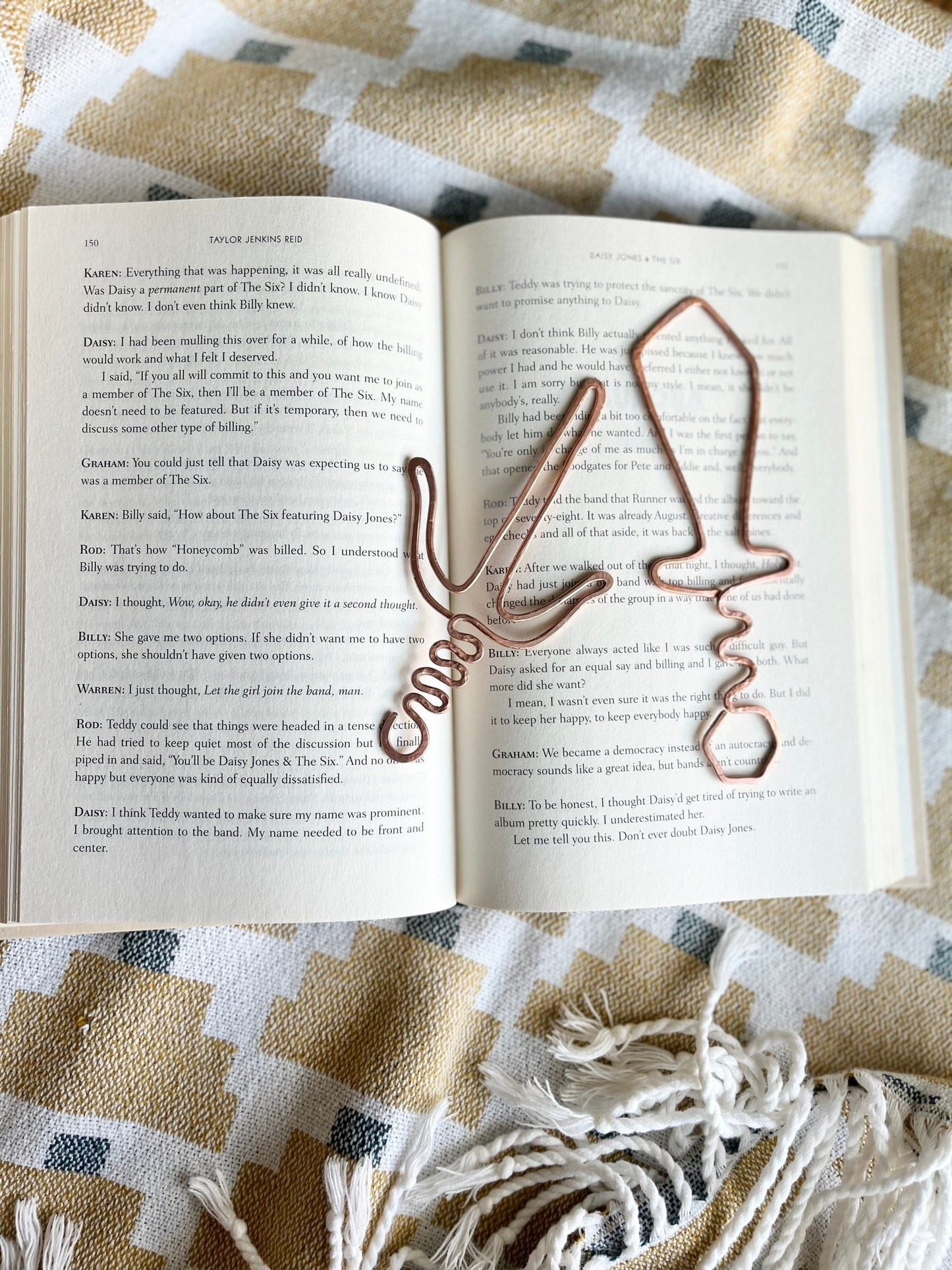 Sword Sai Bookmark | Handmade Copper Bookmark | Wire Line Art | Medieval Fantasy Science Fiction Book Accessories | Bookworm Gift Stationary