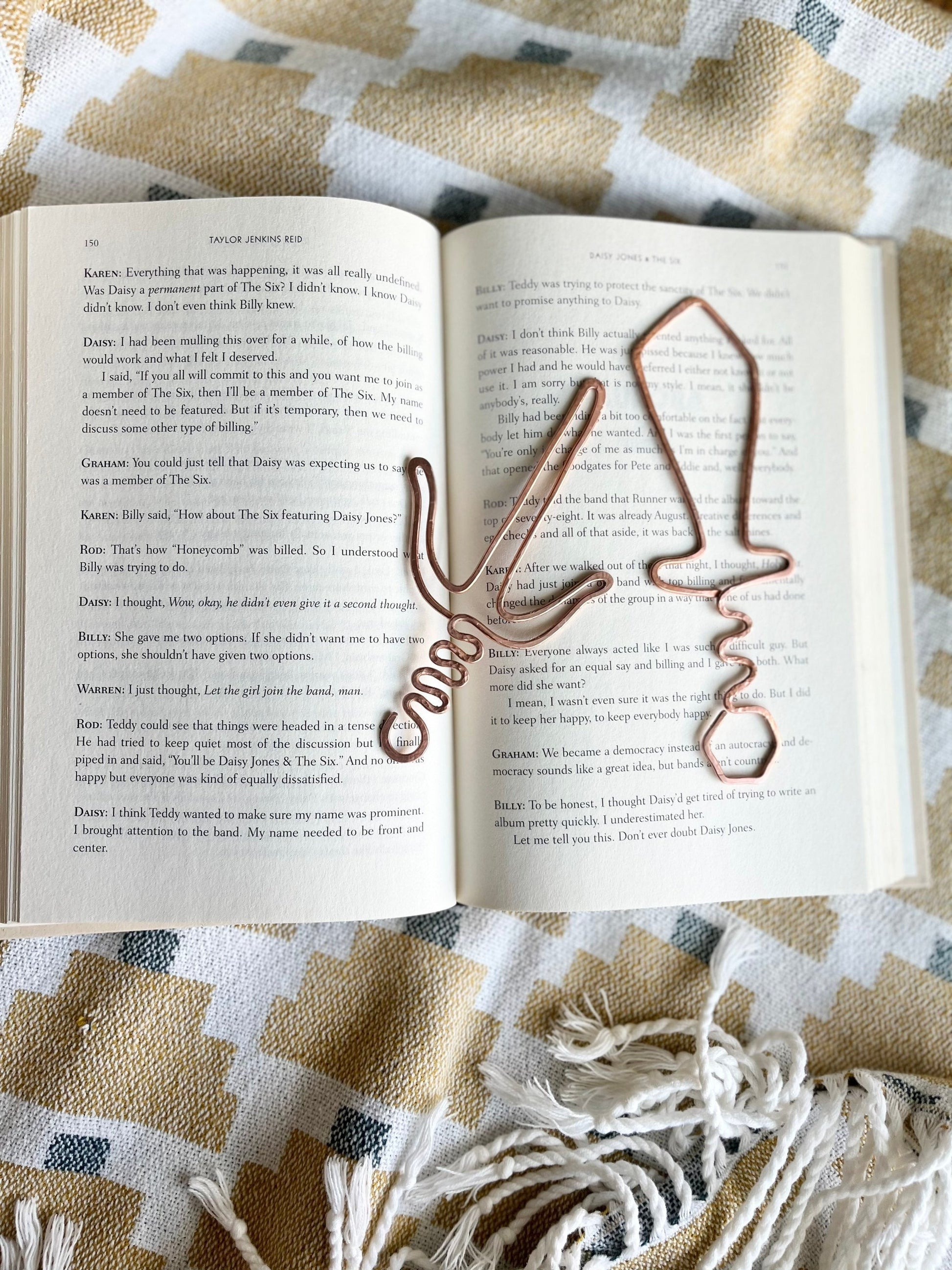 Sword Sai Bookmark | Handmade Copper Bookmark | Wire Line Art | Medieval Fantasy Science Fiction Book Accessories | Bookworm Gift Stationary