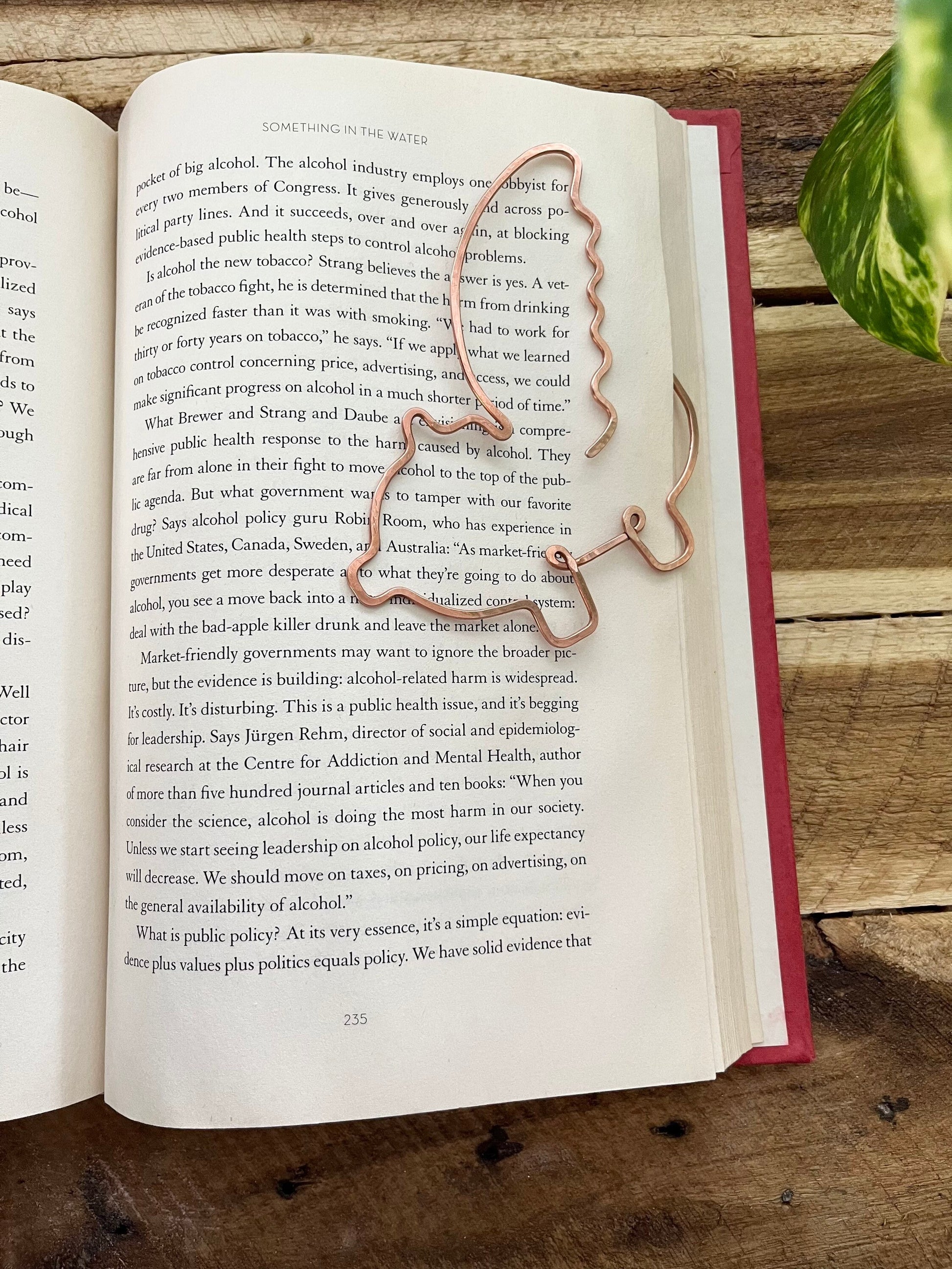 Pig Bookmark | When Pigs Fly Bookmark | Handmade Copper Wire Line Art | Journal Notebook Accessories | Reading Stationary | Book Jewelry