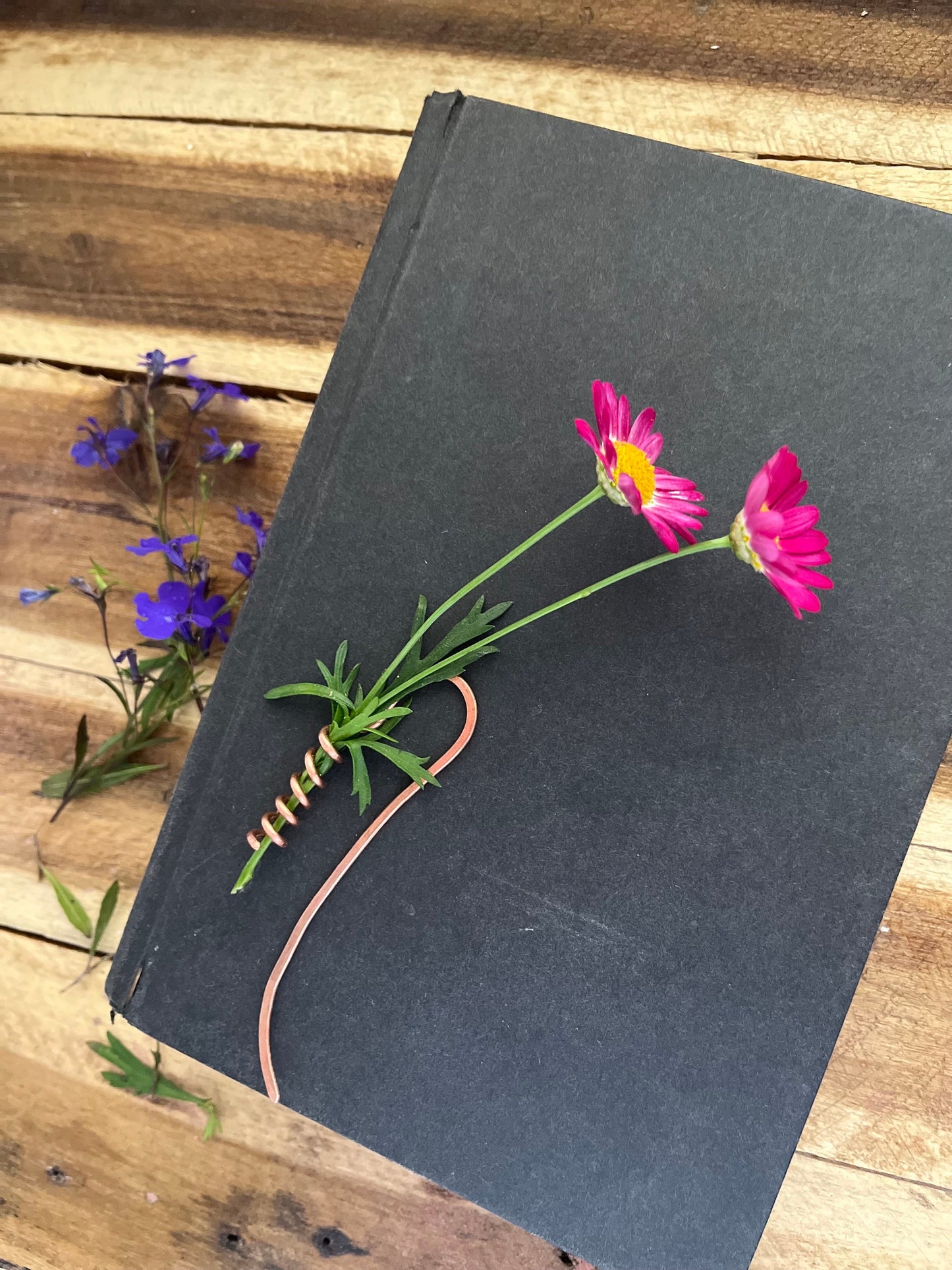 Copper Flower Holder Handmade Bookmark: Spiral Flower Book Hook Reading Stationary