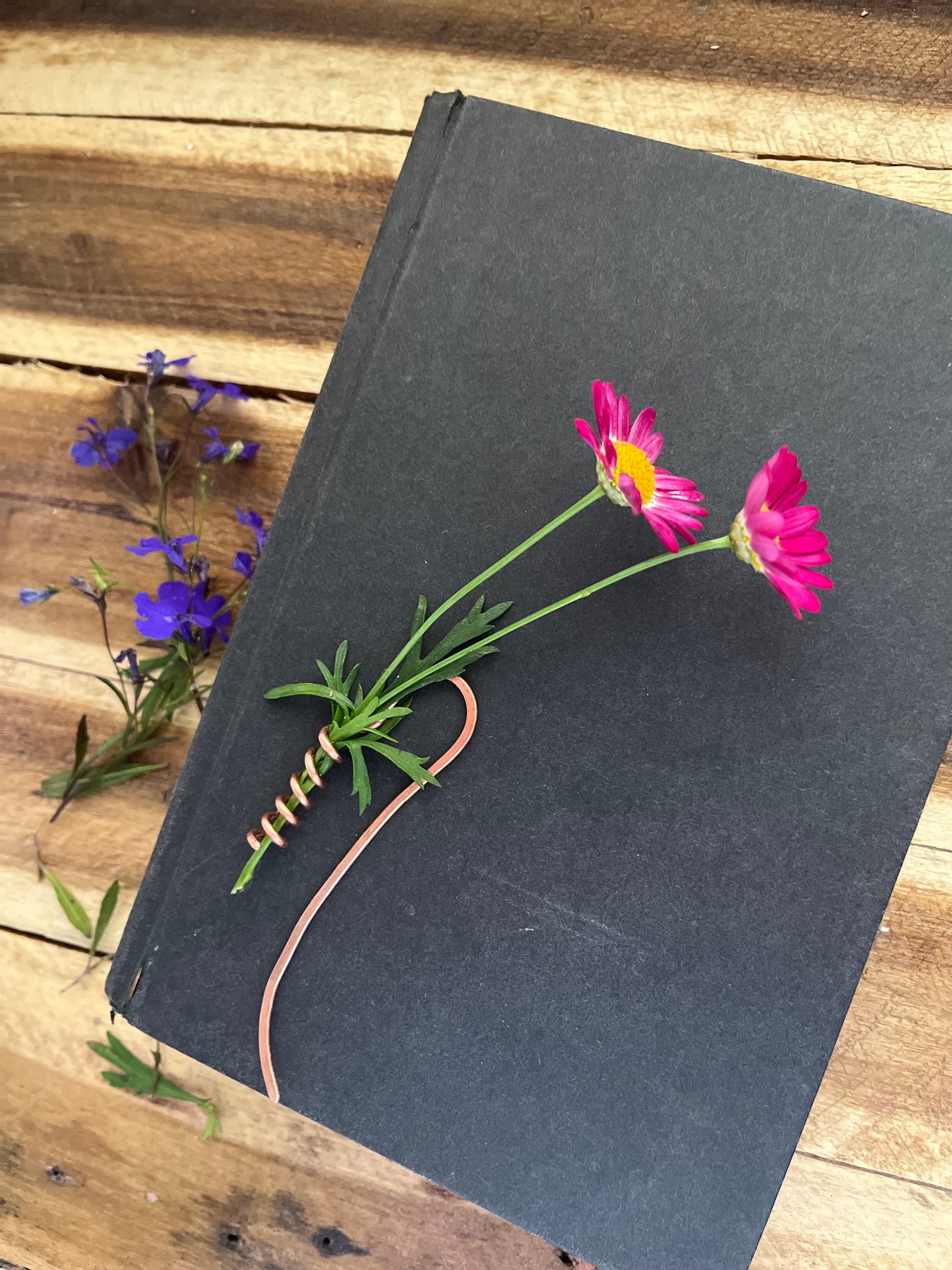 Copper Flower Holder Handmade Bookmark: Spiral Flower Book Hook Reading Stationary