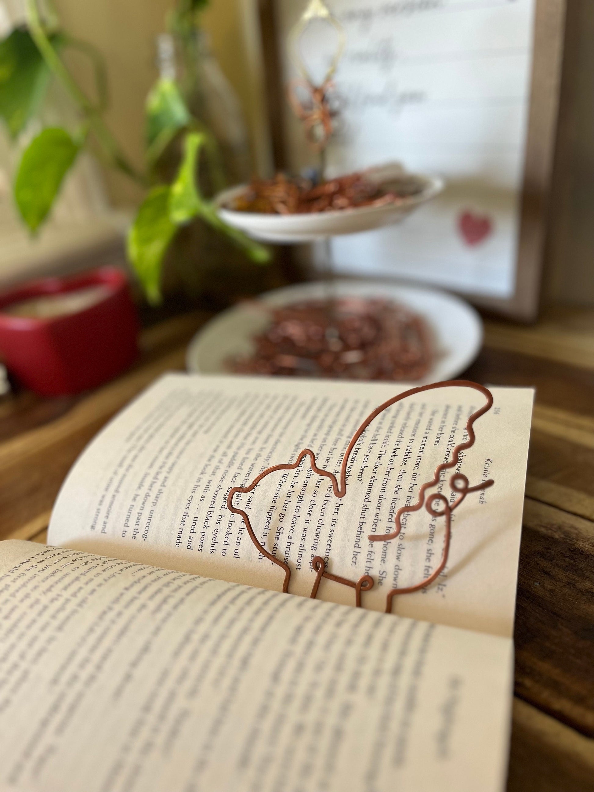 Pig Bookmark | When Pigs Fly Bookmark | Handmade Copper Wire Line Art | Journal Notebook Accessories | Reading Stationary | Book Jewelry