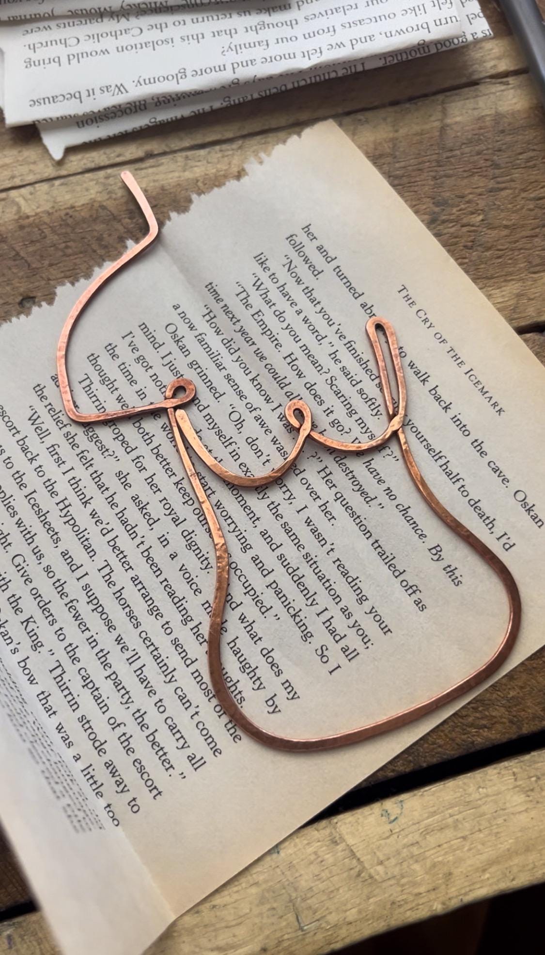 Copper Wire Handmade Bookmark: Body Silhouette Line Art Reading Stationary