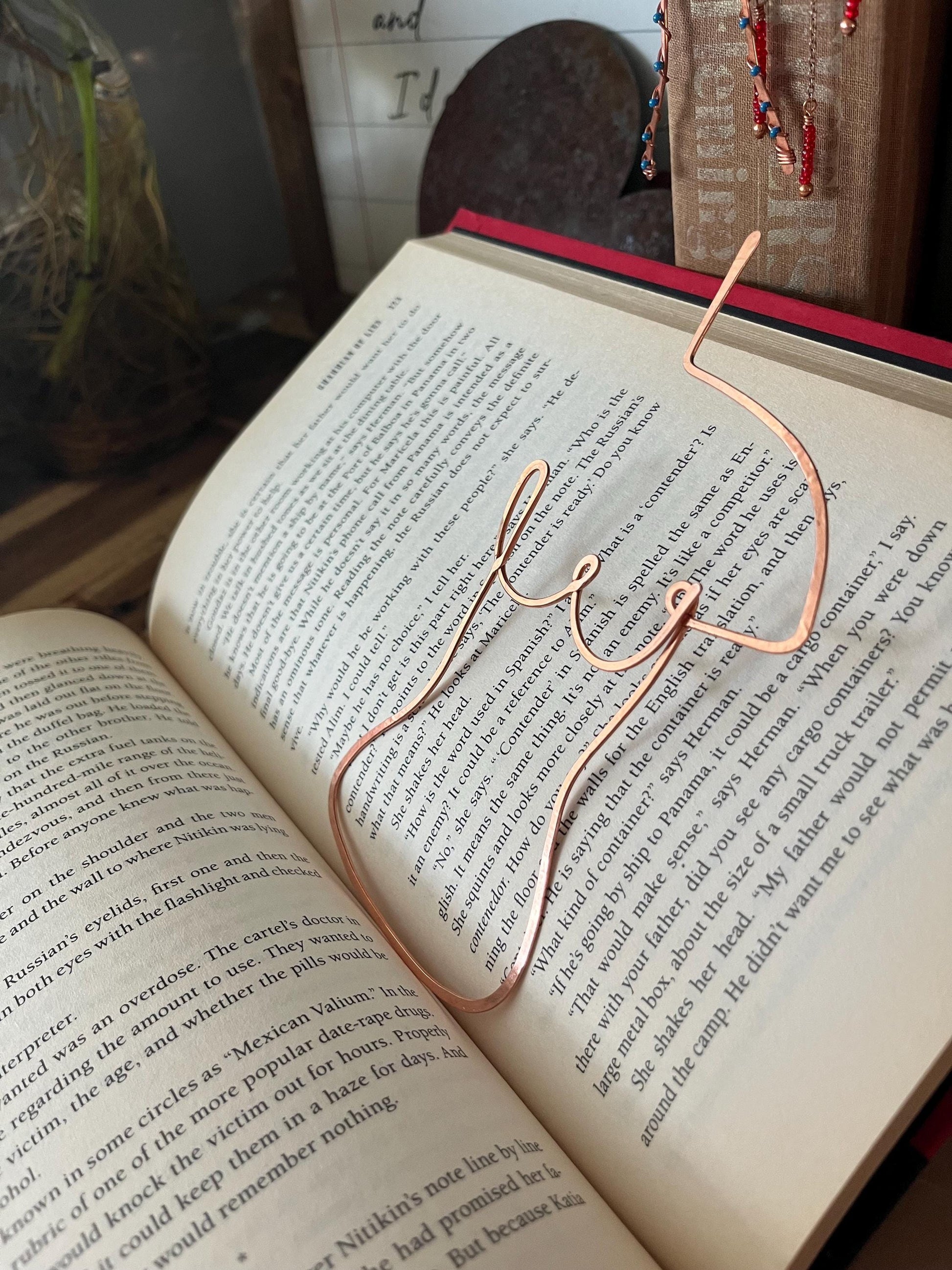 Copper Wire Handmade Bookmark: Body Silhouette Line Art Reading Stationary