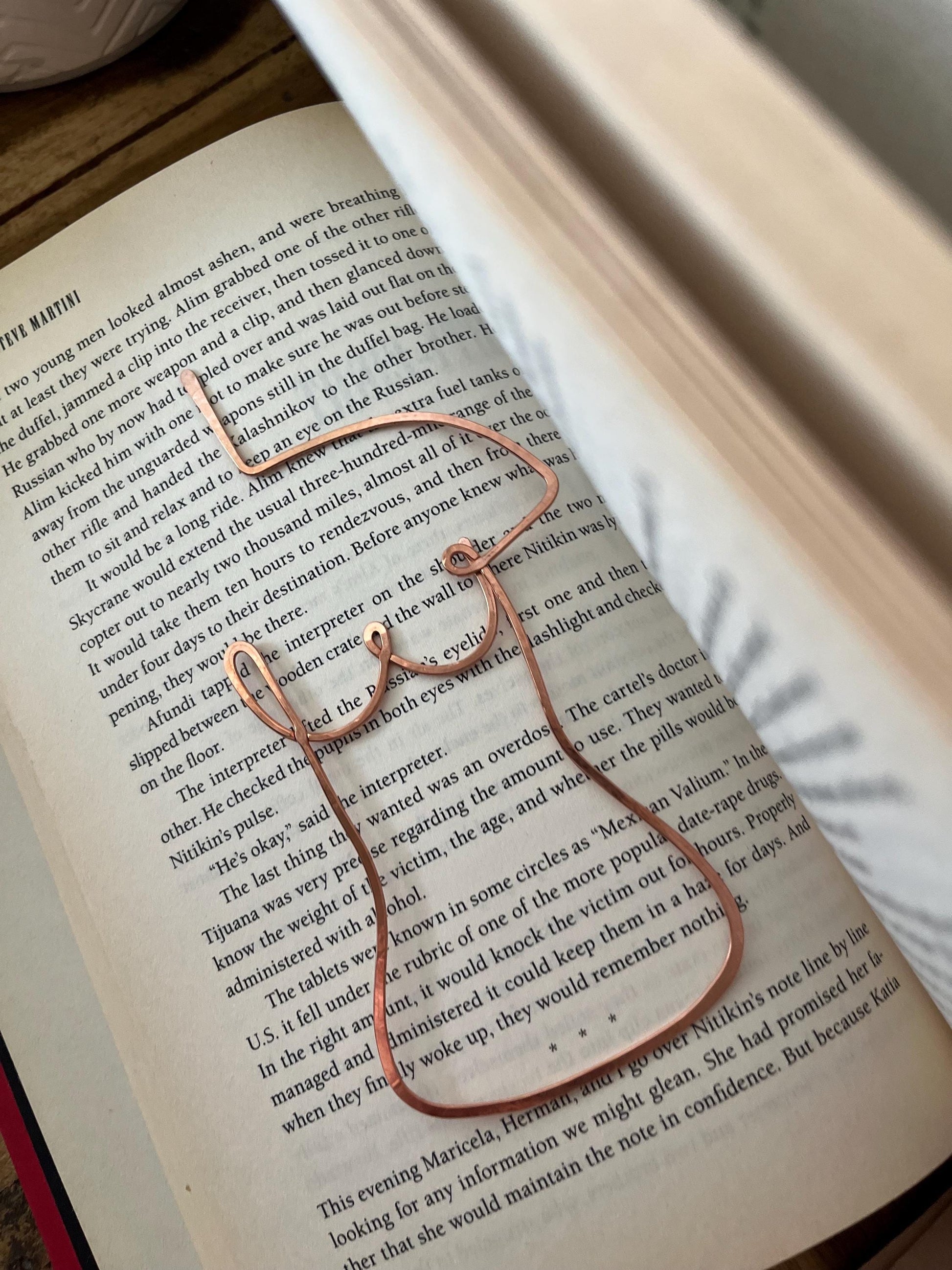 Copper Wire Handmade Bookmark: Body Silhouette Line Art Reading Stationary