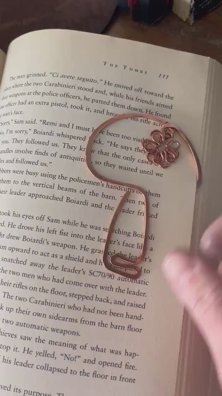 Handmade Copper Flower Bookmark: Wire Line Art Book Accessory Reading Stationary